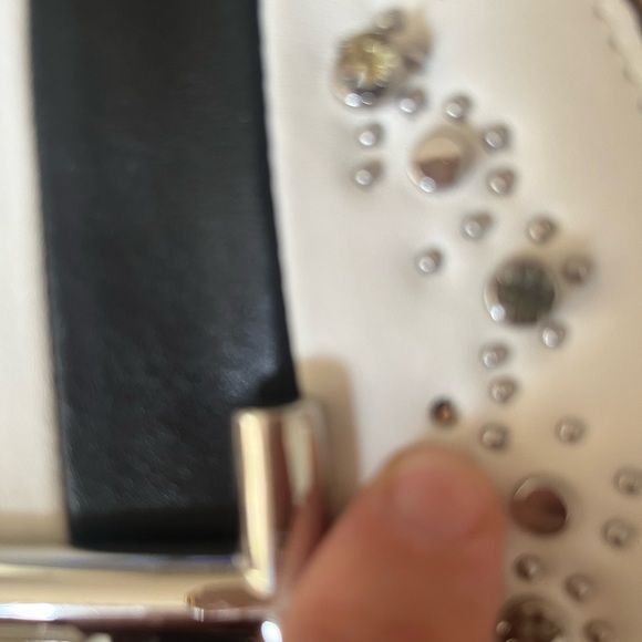 Tod's crossbody leather bag with studs & crystals. Luxury for a fraction 🔥🔥🔥 - Picture 12 of 13